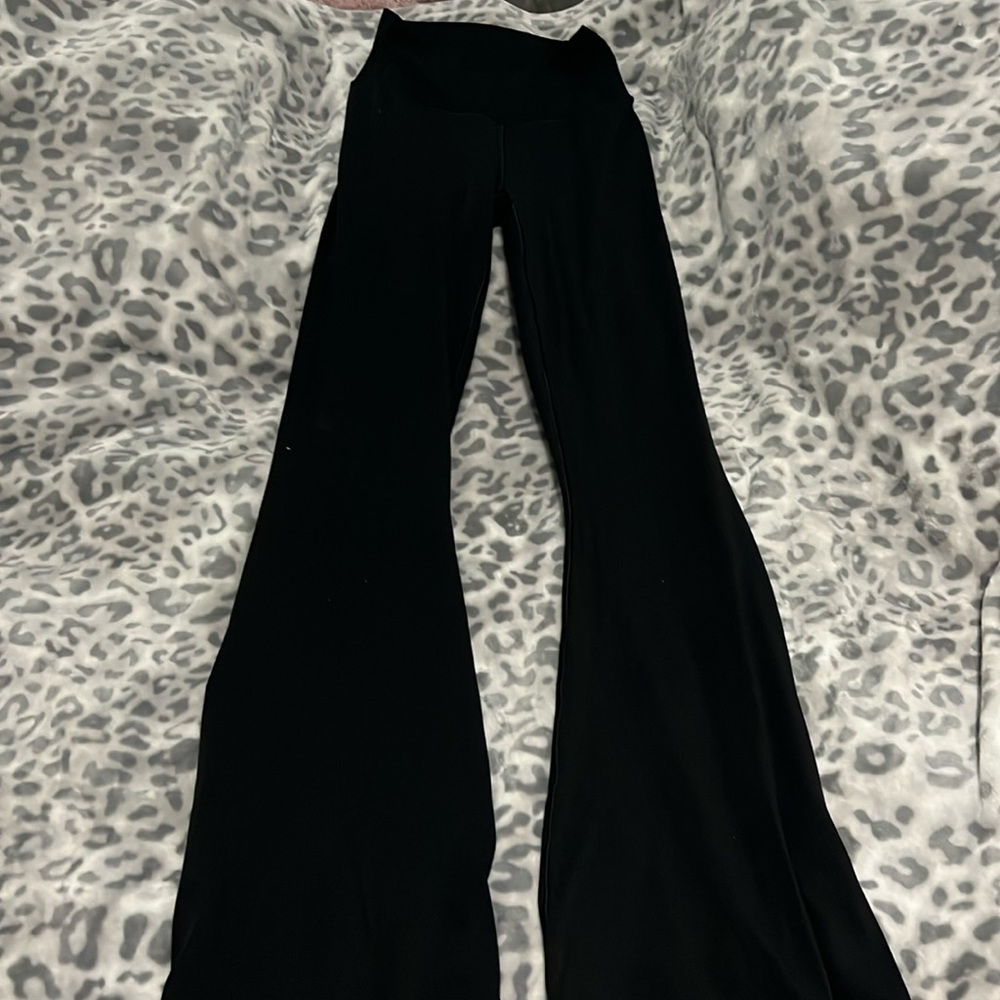 Aerie High Rise Cross Flares